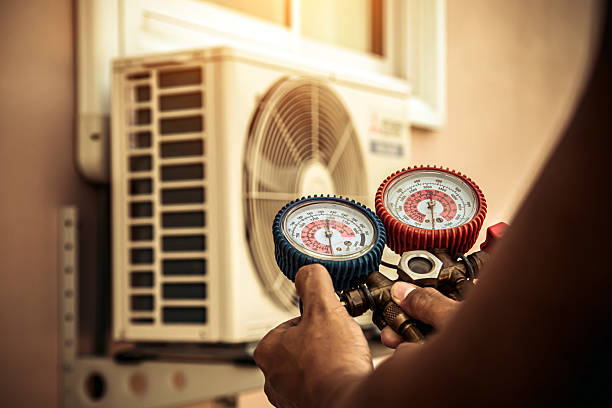 Professional Air Conditioning Service technician working in San Pablo, CA